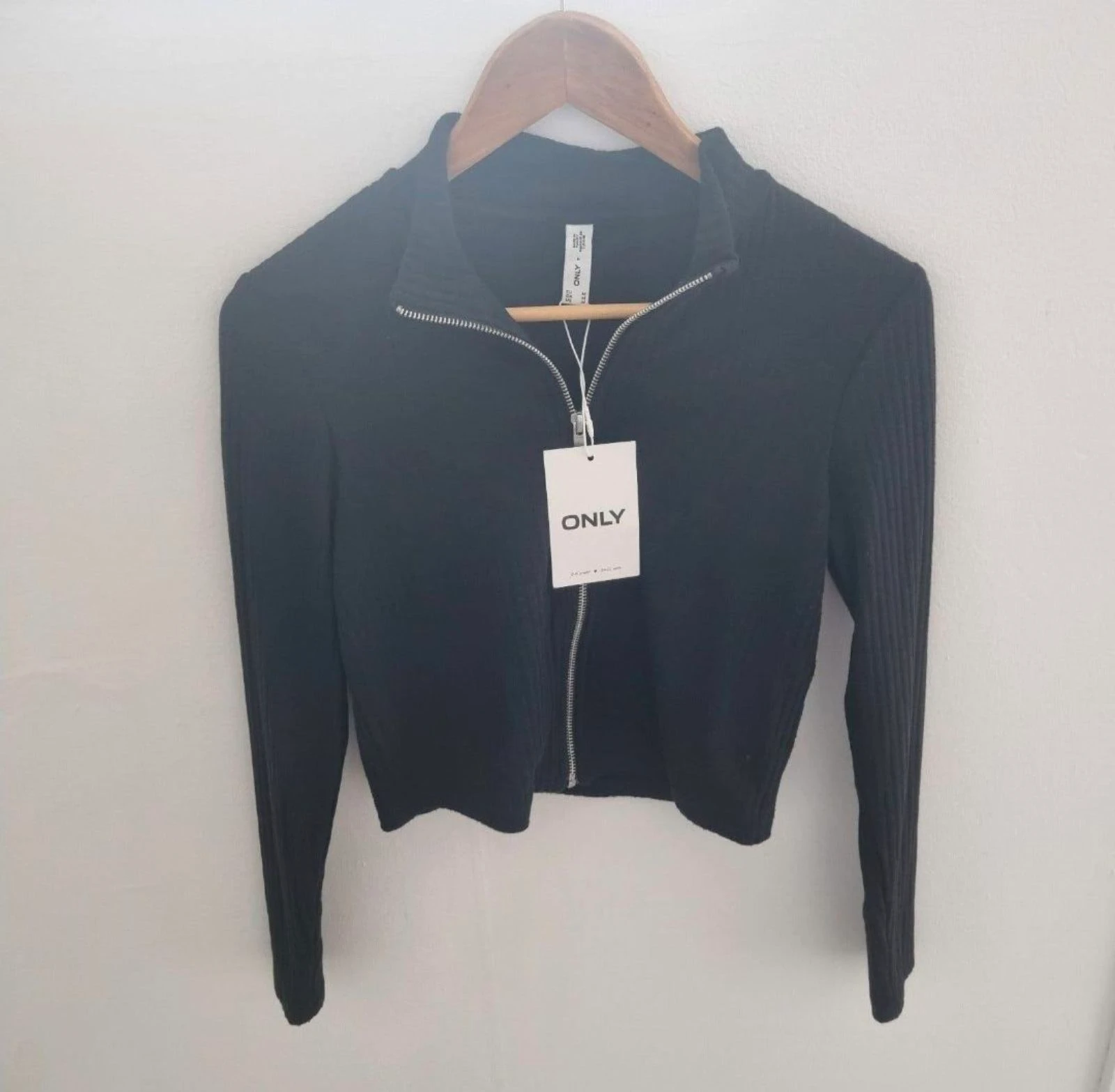 Nieuw met tag: ONLY zwarte geribde zip cardigan vest maat M